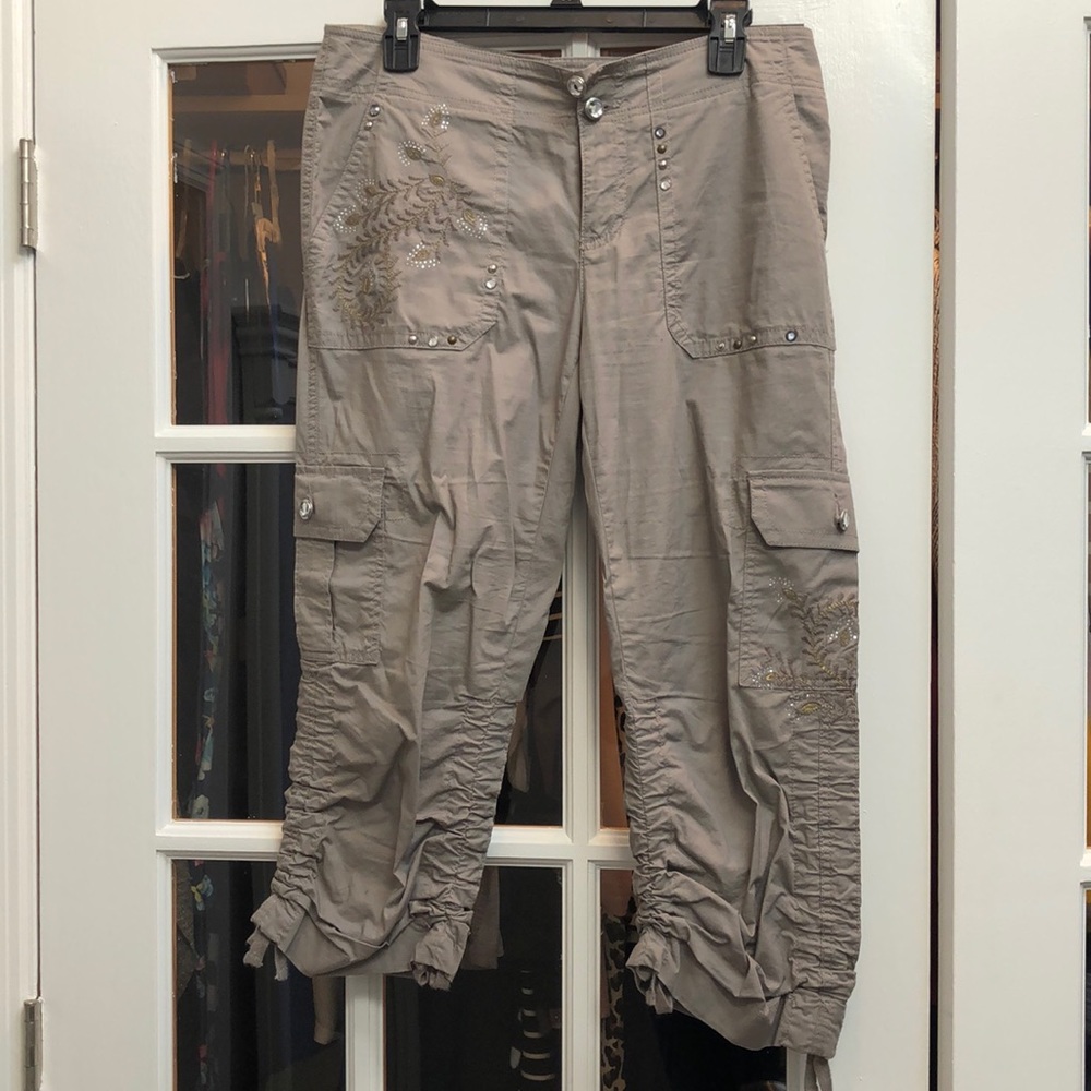 Gray capris
